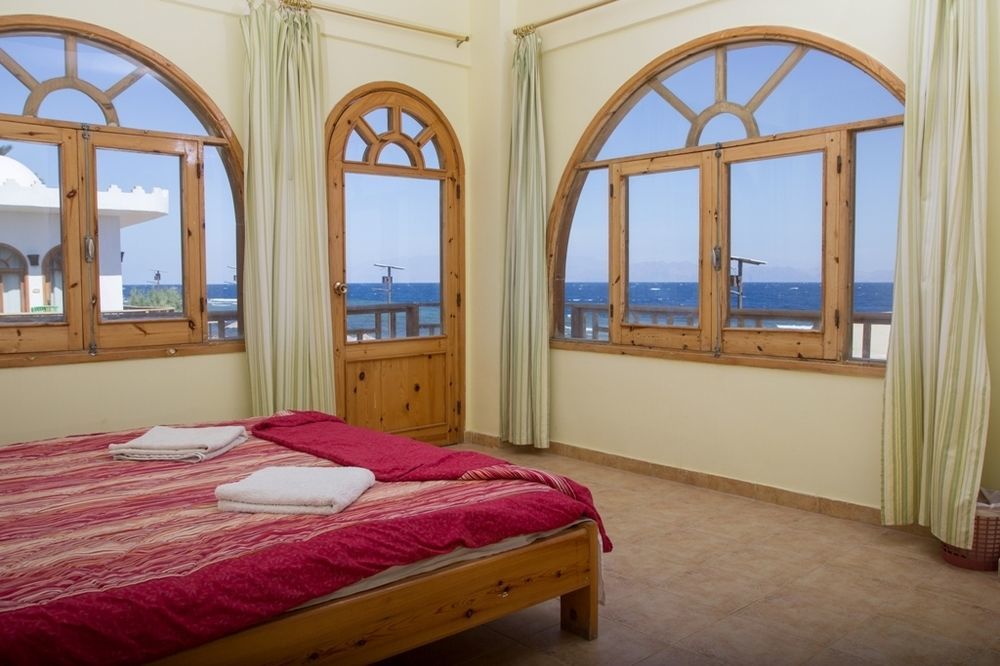 مركز غطس و فندق شمس دهب المظهر الخارجي الصورة